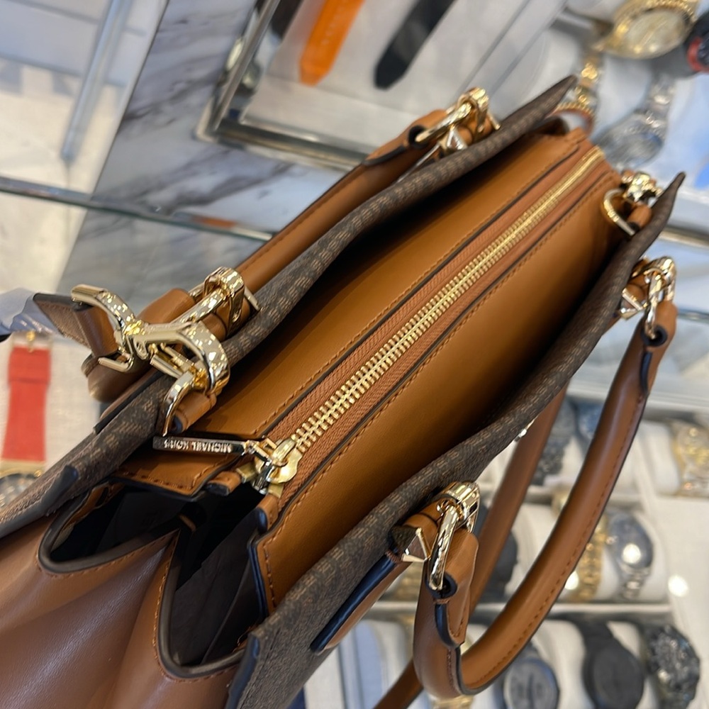 MICHAEL KORS Marilyn Md Signature Logo Convertible Satchel Crossbody
Brown/Acorn - Picture 14 of 16